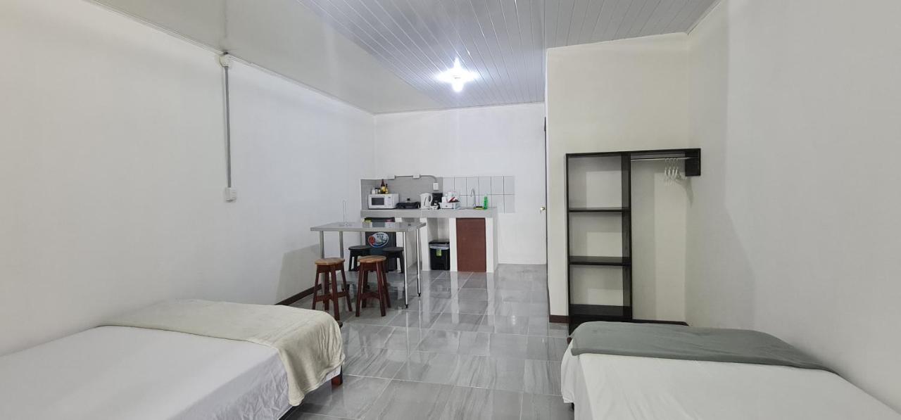 Sleep&Go! Cabina Con 5 Camas Individuales - Siquirres Centro Siqurres Da Alegria Exterior photo